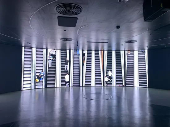 Indoor Creative Ultra Thin P2 P3 P2.5 P4 Soft Cylinder Flexible Smart Wave Curve LED Video Wall Sign Panel Screen Display